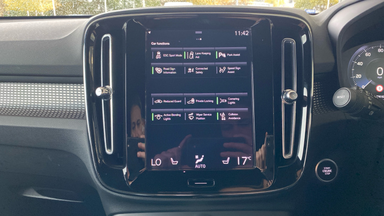 Volvo Xc40 2.0 B4P R DESIGN Pro 5dr Auto [7 speed] Petrol Estate